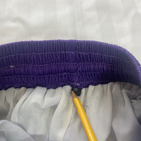 Vintage 90s Los Angeles Lakers Mens Size Small Embroidered Basketball Shorts NBA - Picture 4 of 5